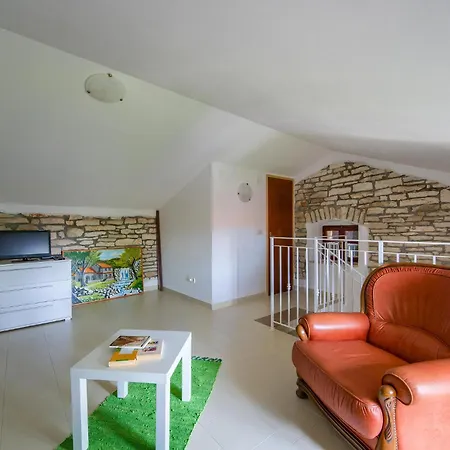 1 Bedroom Awesome In Bale Holiday home