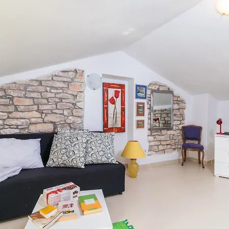 Holiday home 1 Bedroom Awesome In Bale Krmed