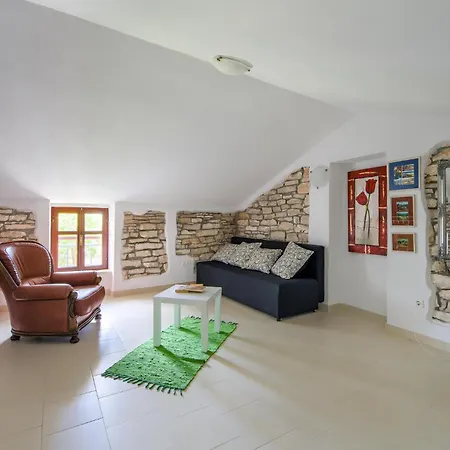 1 Bedroom Awesome In Bale Дом отдыха Krmed