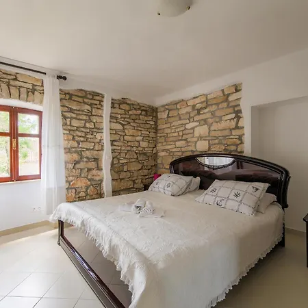 1 Bedroom Stunning In