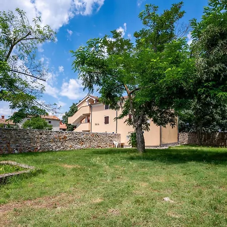 1 Bedroom Stunning In